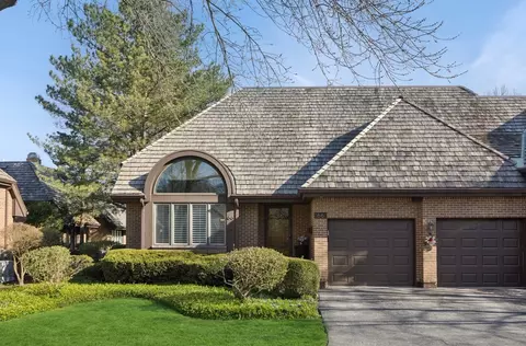 66 Brookview Ct, Hinsdale, IL 60521