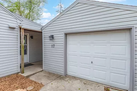 Exterior - 17 Ryan Dr, Bloomington, IL 61701 photo 14 of 16
