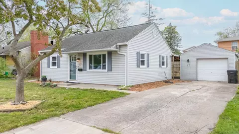 Exterior - 17 Ryan Dr, Bloomington, IL 61701 photo 2 of 16
