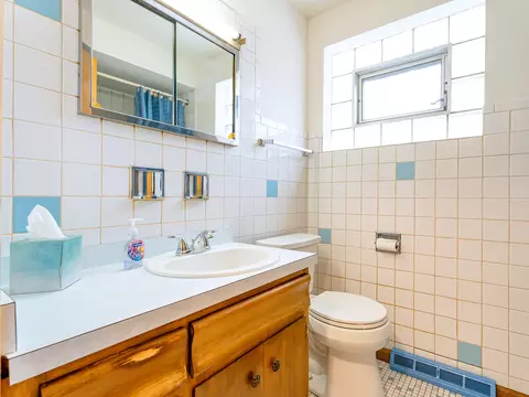 Bath - 2741 E 130th St, Chicago, IL 60633 photo 1 of 2