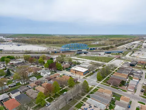 View/Area - 2741 E 130th St, Chicago, IL 60633 photo 2 of 5