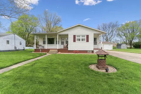 1095 Roselawn Dr, Paxton, IL 60957