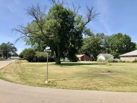 117 S Wequash St, Tonica, IL 61370