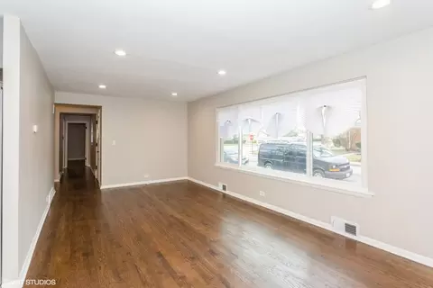 528 Dodge Ave, Evanston, IL 60202 photo 3