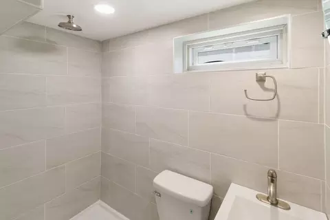 Bath - 111 N Irving Ave, Hillside, IL 60162 photo 3 of 3
