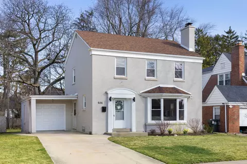 926 Saint James Pl, Park Ridge, IL 60068