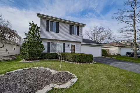 3488 Fox Hill Rd, Aurora, IL 60504