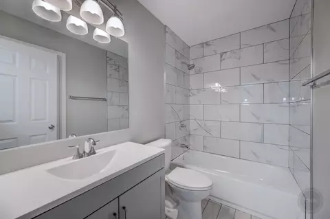 Bath - 3488 Fox Hill Rd, Aurora, IL 60504 photo 2 of 2