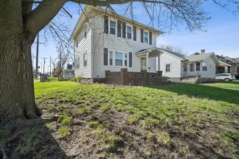 Exterior - 515 S State St, Bloomington, IL 61701 photo 4 of 5
