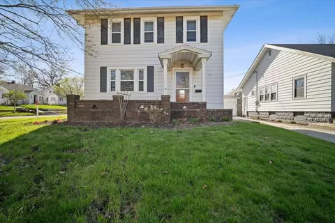 515 S State St, Bloomington, IL 61701