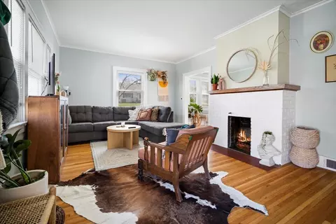 Living - 515 S State St, Bloomington, IL 61701 photo 1 of 3