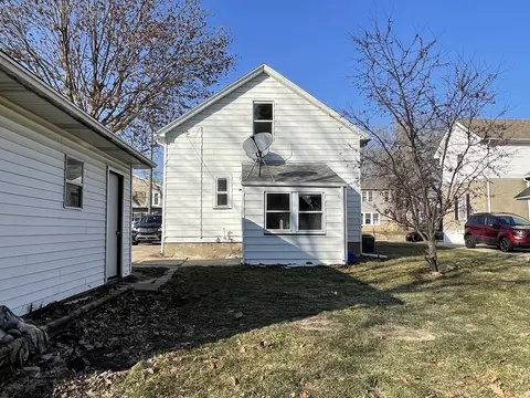 Exterior - 1910 6th St, Peru, IL 61354 photo 5 of 7