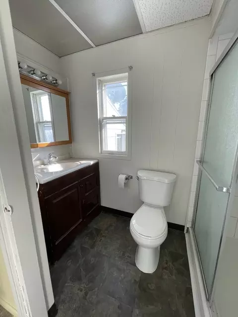 Bath - 1910 6th St, Peru, IL 61354 photo 1 of 1