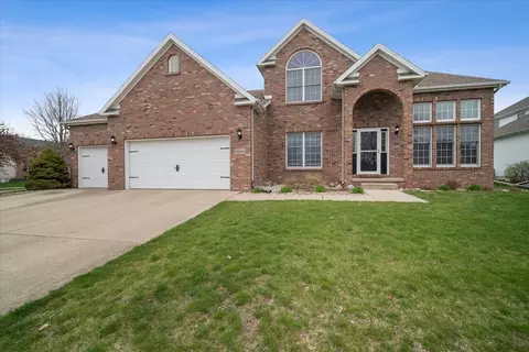 3602 Wine Way, Bloomington, IL 61704