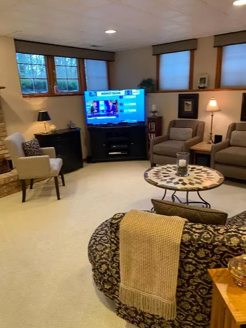 Living - 2052 Stonebridge Ct, Wheaton, IL 60189 photo 5 of 6