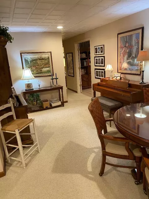 Dining - 2052 Stonebridge Ct, Wheaton, IL 60189 photo 3 of 3