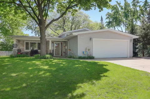 609 Fairview Ln, Schaumburg, IL 60193