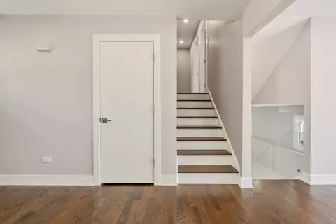 Entry Way - 2113 Mystic Dr, Plainfield, IL 60585 photo 2 of 4