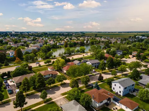 View/Area - 2113 Mystic Dr, Plainfield, IL 60585 photo 1 of 3