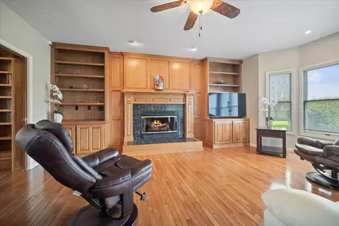Living - 607 Ironwood Cc Dr, Normal, IL 61761 photo 1 of 3