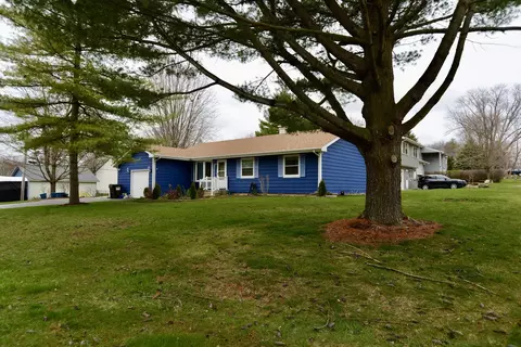 917 S Broadway St, Mchenry, IL 60050 photo 2