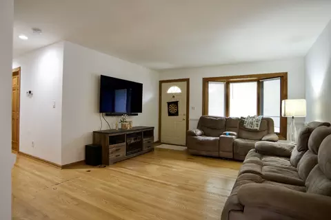 917 S Broadway St, Mchenry, IL 60050 photo 7