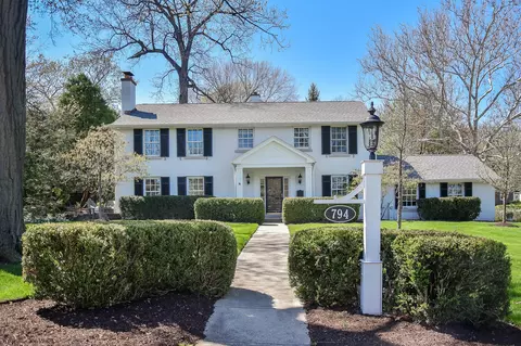 794 N Park Blvd, Glen Ellyn, IL 60137
