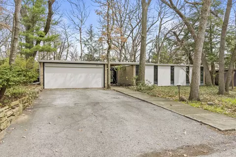 Exterior - 8617 Beech Ave, Munster, IN 46321 photo 11 of 12