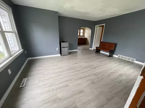 210 E 3rd St, Spring Valley, IL 61362 photo 2