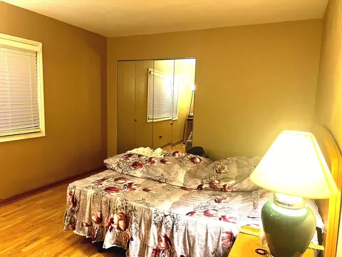 Bedroom - 9714 Bianco Ter #E, Des Plaines, IL 60016 photo 2 of 5