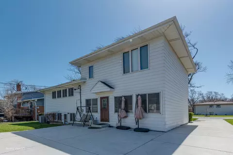 Exterior - 280 Springfield Ter, Des Plaines, IL 60018 photo 2 of 6
