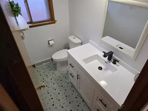 Bath - 280 Springfield Ter, Des Plaines, IL 60018 photo 8 of 8