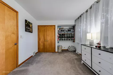 Bedroom - 280 Springfield Ter, Des Plaines, IL 60018 photo 4 of 6