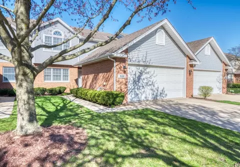 8568 Sandalwood Dr, Darien, IL 60561