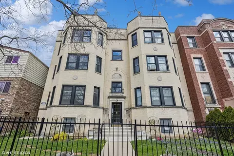 1718 W Estes Ave #3W, Chicago, IL 60626
