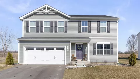 720 E Garfield St, Waterman, IL 60556