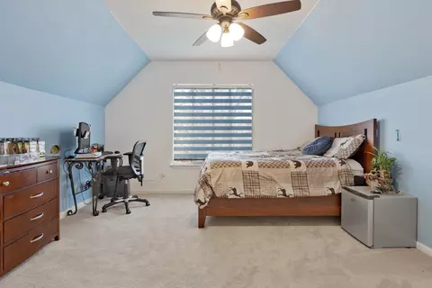 Bedroom - 1070 Division St, Geneva, IL 60134 photo 3 of 5