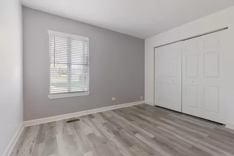 Bedroom - 1070 Division St, Geneva, IL 60134 photo 5 of 5