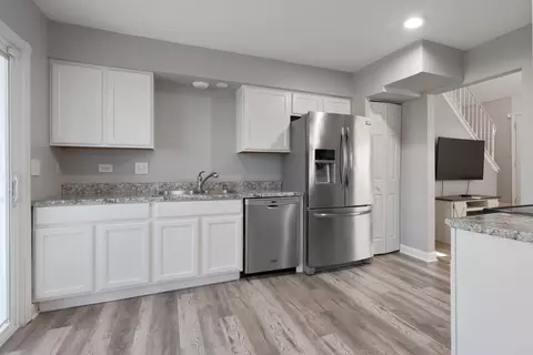 Kitchen - 1070 Division St, Geneva, IL 60134 photo 2 of 4