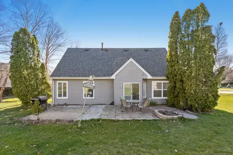 Exterior - 1070 Division St, Geneva, IL 60134 photo 3 of 6