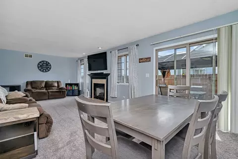 Living - 2685 E Border St, Diamond, IL 60416 photo 1 of 2