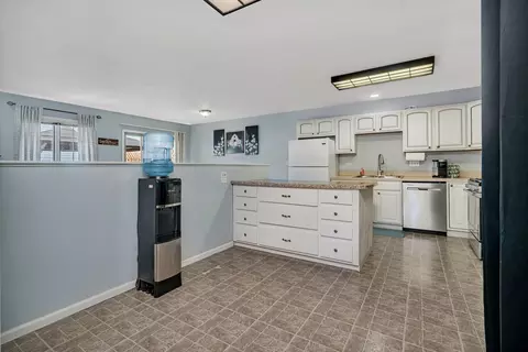 Kitchen - 2685 E Border St, Diamond, IL 60416 photo 5 of 5