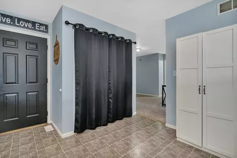 Entry Way - 2685 E Border St, Diamond, IL 60416 photo 1 of 1