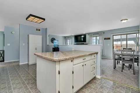 Kitchen - 2685 E Border St, Diamond, IL 60416 photo 3 of 5