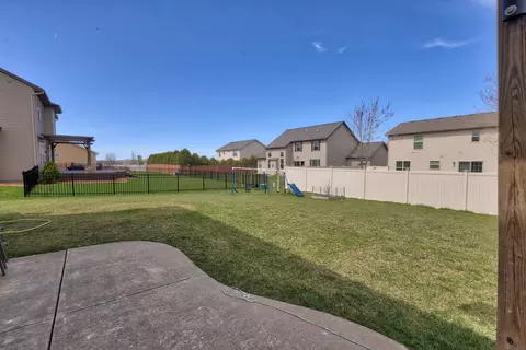 Exterior - 2608 Fieldstone Ct, Normal, IL 61761 photo 5 of 7