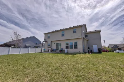 Exterior - 2608 Fieldstone Ct, Normal, IL 61761 photo 7 of 7