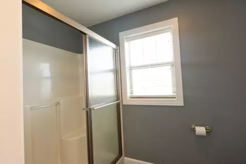 Bath - 2608 Fieldstone Ct, Normal, IL 61761 photo 5 of 6