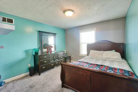 Bedroom - 2608 Fieldstone Ct, Normal, IL 61761 photo 4 of 9