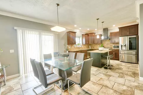 Dining - 2608 Fieldstone Ct, Normal, IL 61761 photo 4 of 5