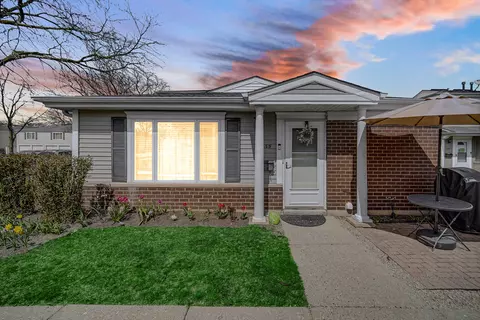 1435 Cove Dr #197-A, Prospect Heights, IL 60070